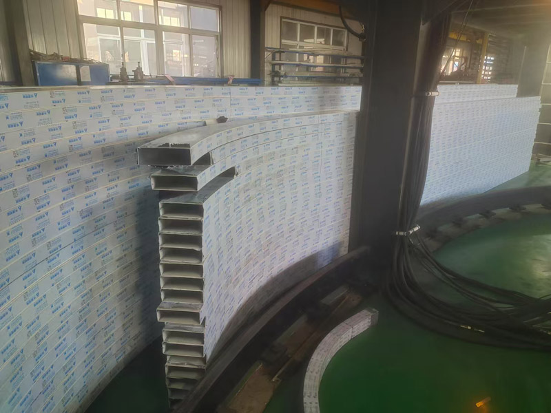 北京幕墻型材拉彎加工設(shè)備的選型與維護(hù)：確保加工精度與生產(chǎn)效率的關(guān)鍵因素